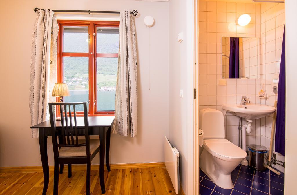Nesset Fjordcamping Olden Chambre photo