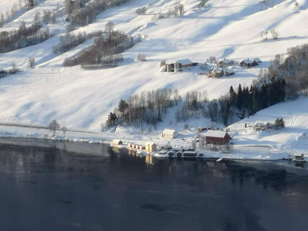 Nesset Fjordcamping Olden Extérieur photo
